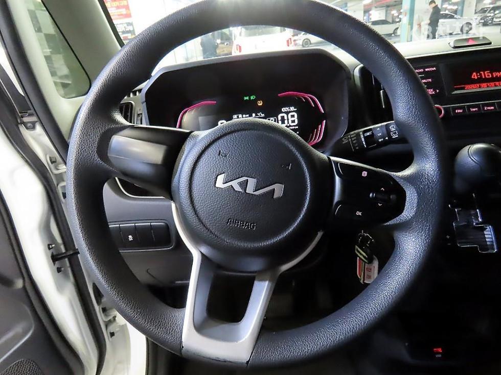 2023 - kia kia