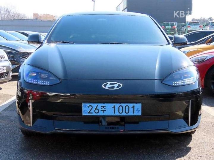 Hyundai IONIQ 6 CE Long Range AWD Prestige 2