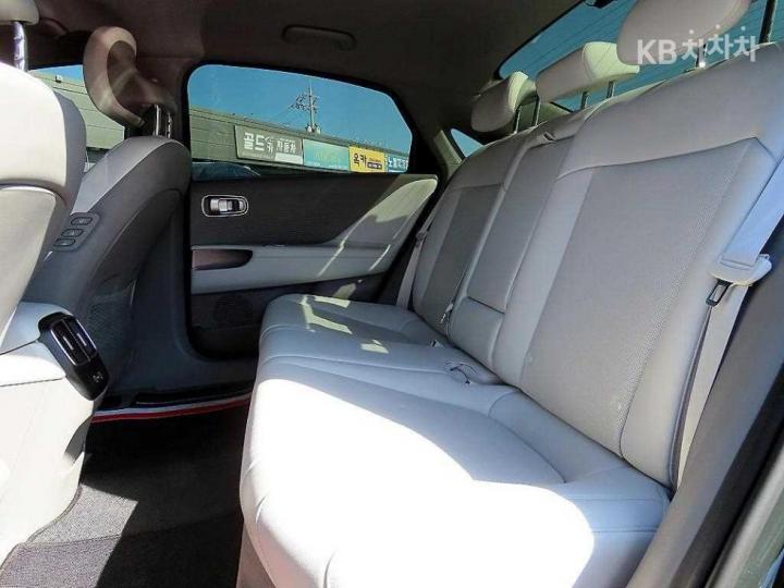 Hyundai IONIQ 6 CE Long Range AWD Prestige 7