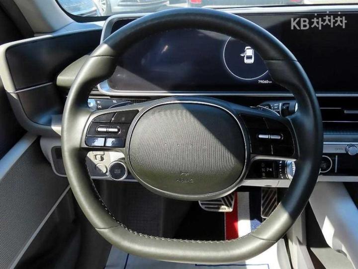 Hyundai IONIQ 6 CE Long Range AWD Prestige 8