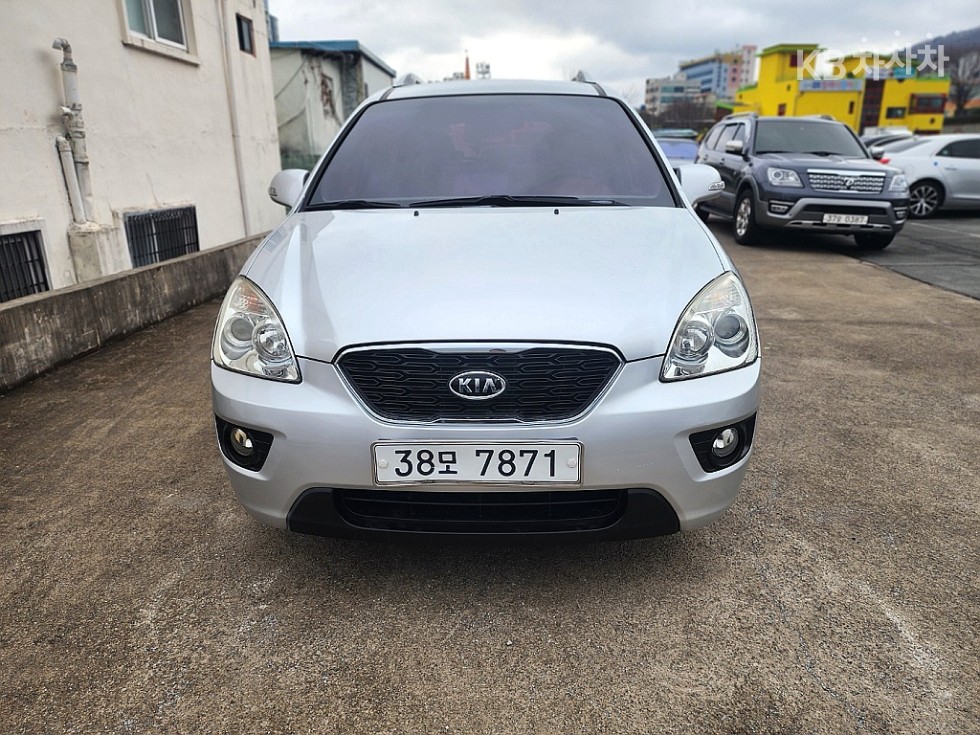 Kia Carens — miniaturë 2