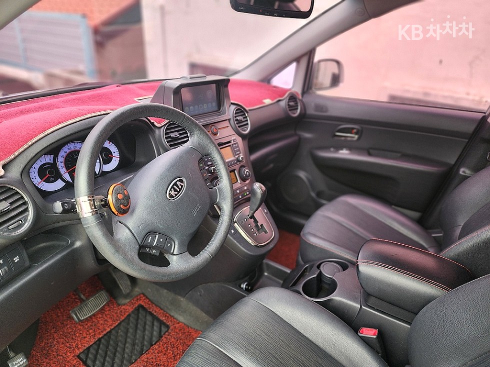 Kia Carens — miniaturë 14