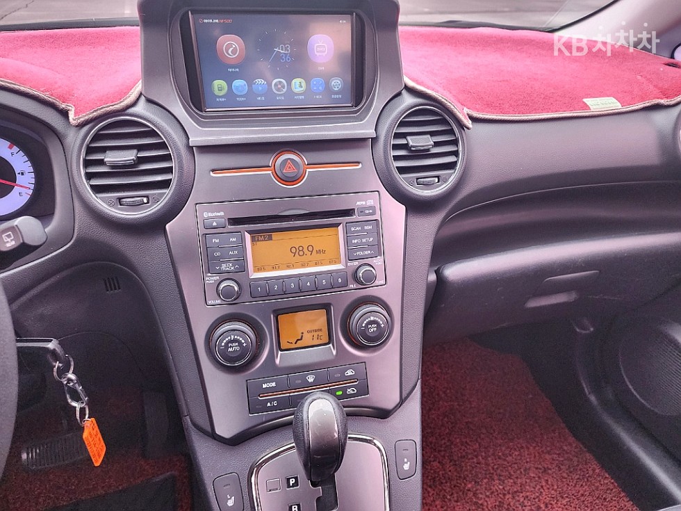 Kia Carens — miniaturë 7