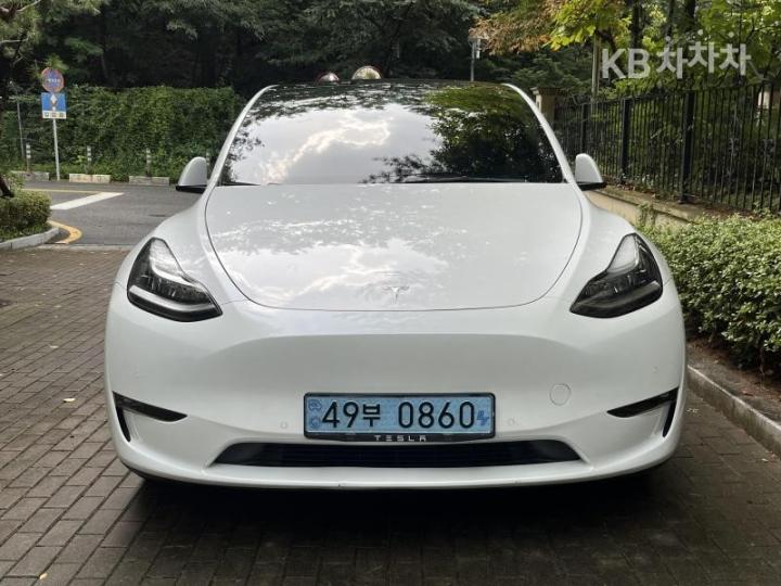 Tesla Model Y Long Range