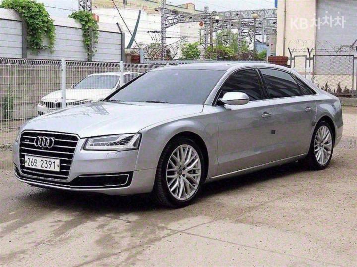 Audi A8 NEW 60 TFSI Quattro LWB 5