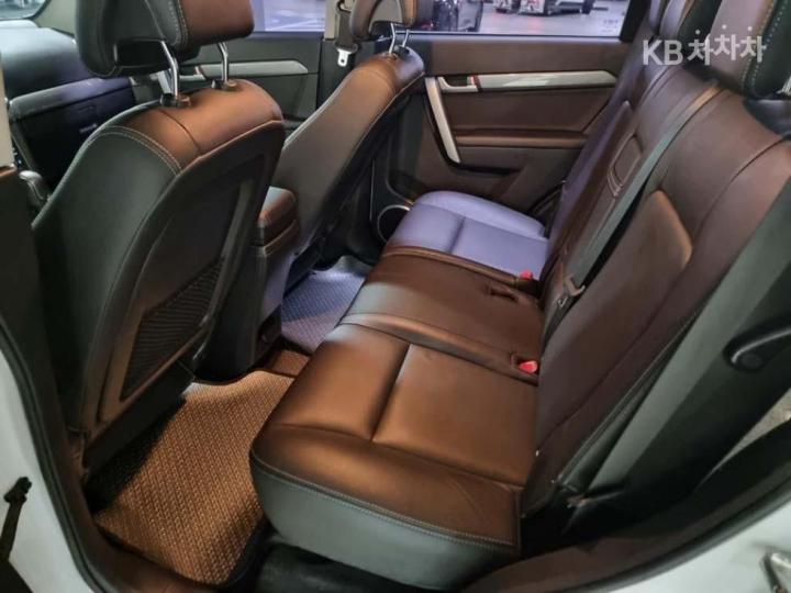 Chevrolet Captiva 2WD LT 8