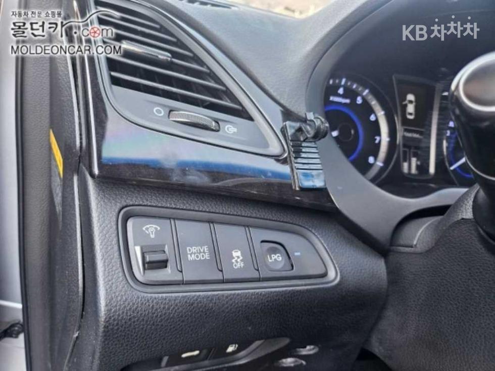 Hyundai Grandeur — miniaturë 12