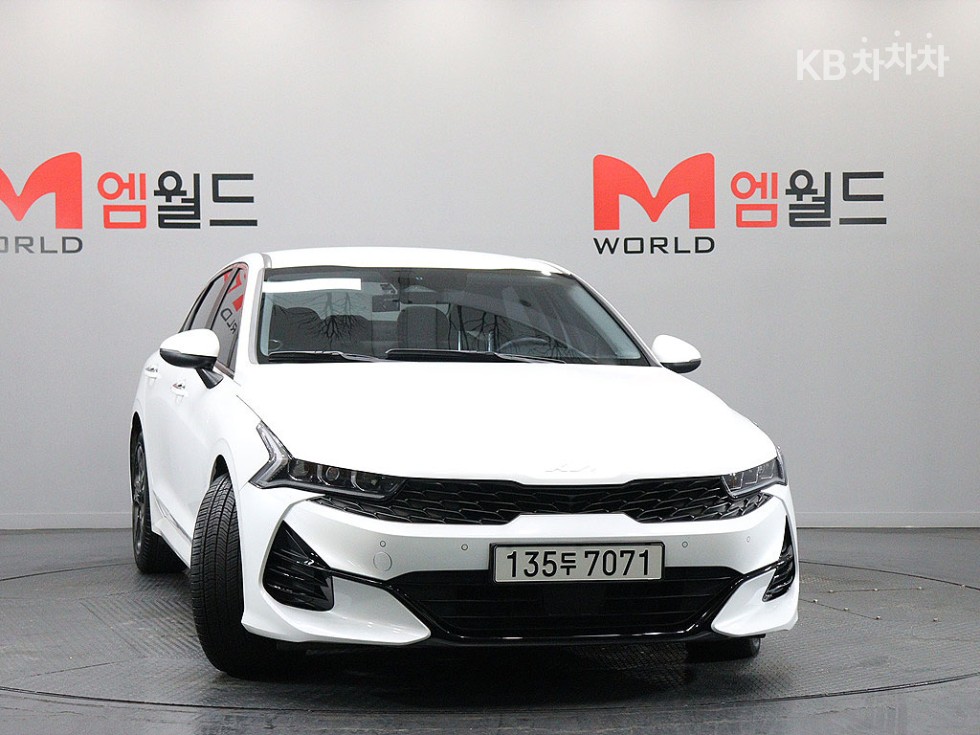 2022 - kia k5
