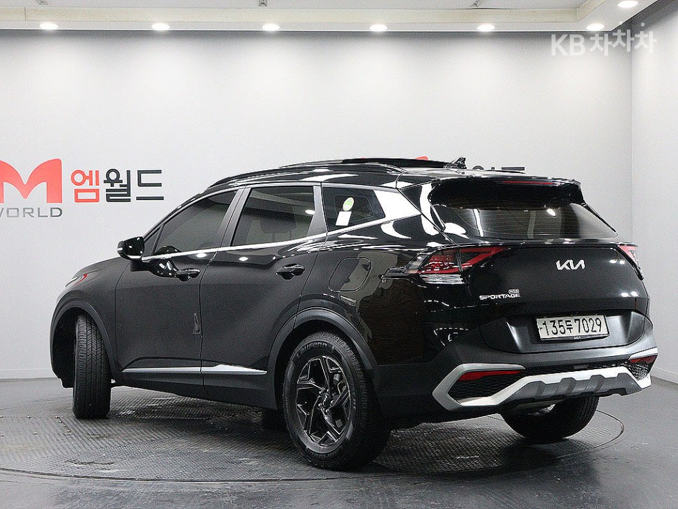2022 - kia sportage