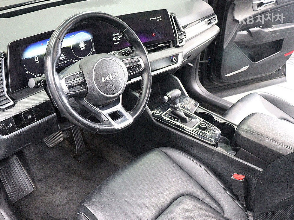 2022 - kia sportage