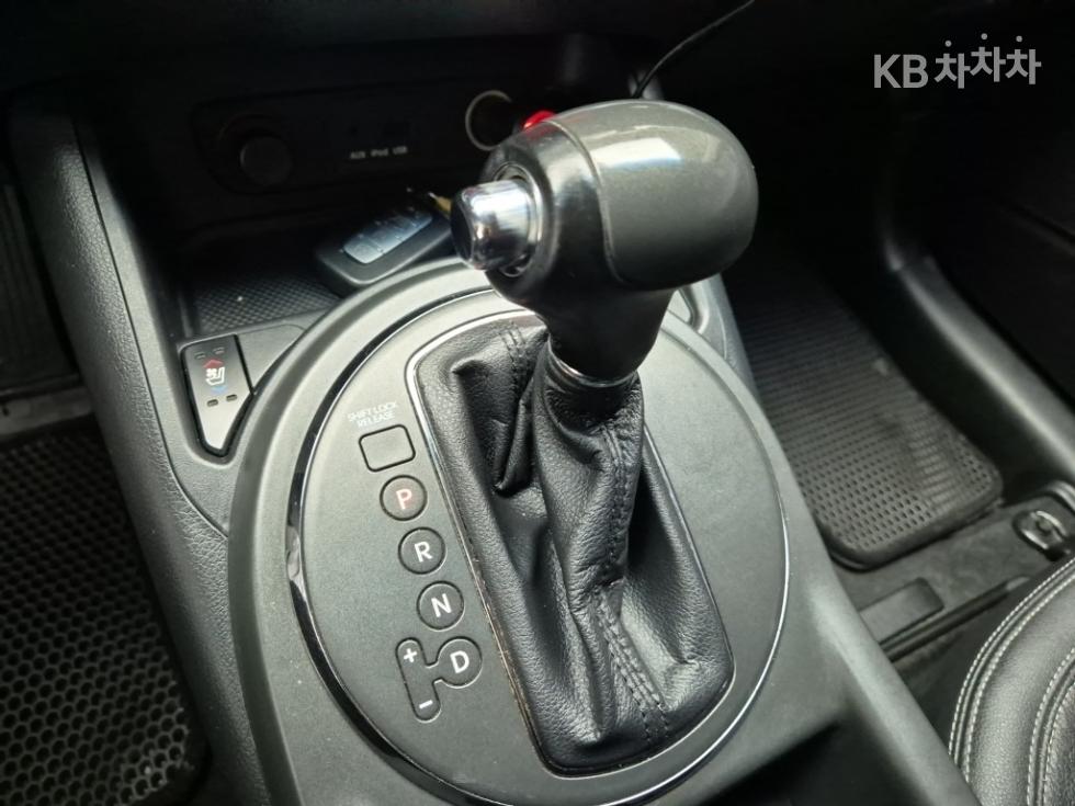 2012 - kia sportage
