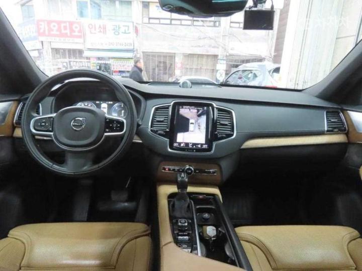 Volvo XC90 D5 Inscription 8