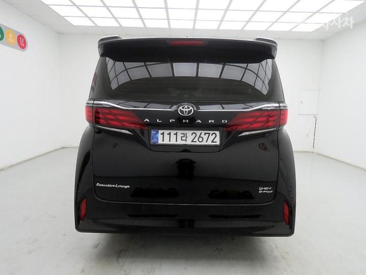 Toyota Alphard AH30 2.5 HEV AWD Base Type 4