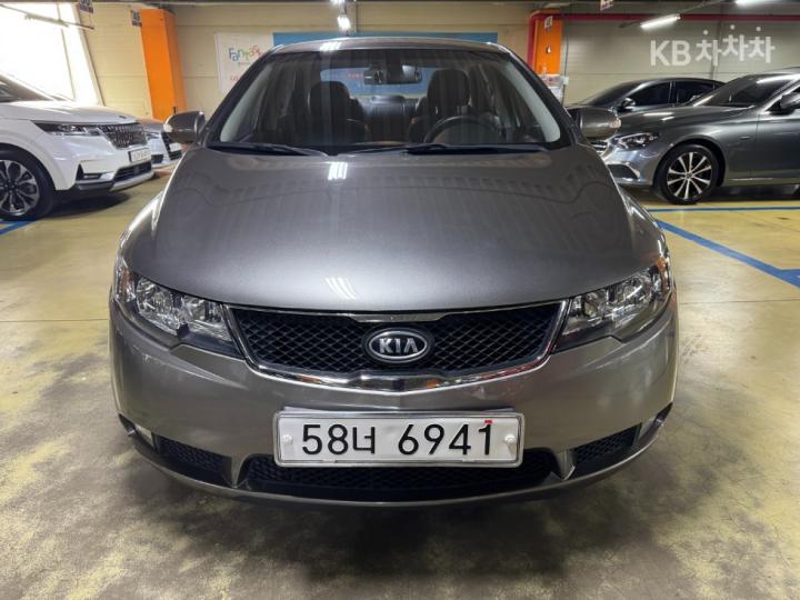 Kia Forte 1.6 CVVT Si 3