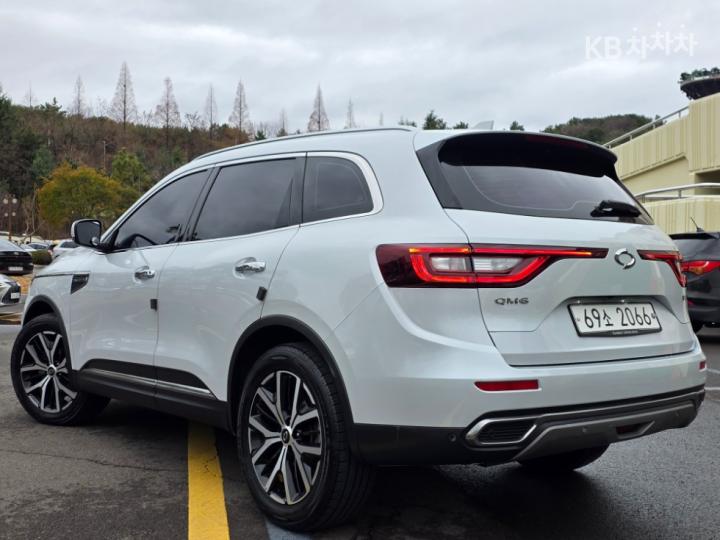 Renault QM6 2.0 LPe 2WD RE Signature 4