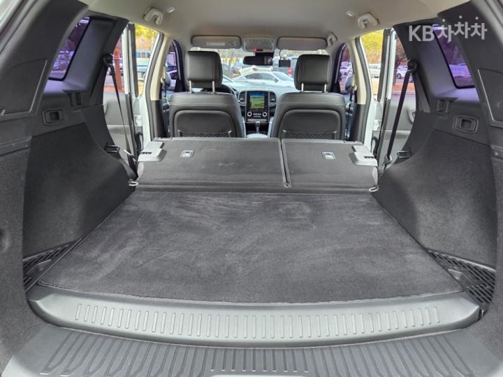 Renault QM6 2.0 LPe 2WD RE Signature 9