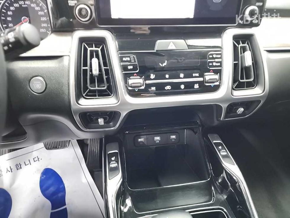 2022 - kia sorento