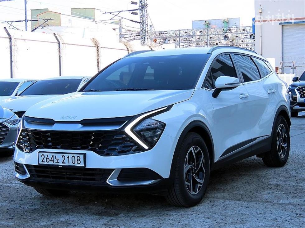2023 - kia sportage
