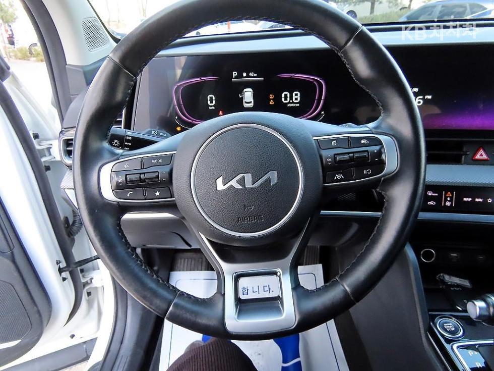2023 - kia sportage