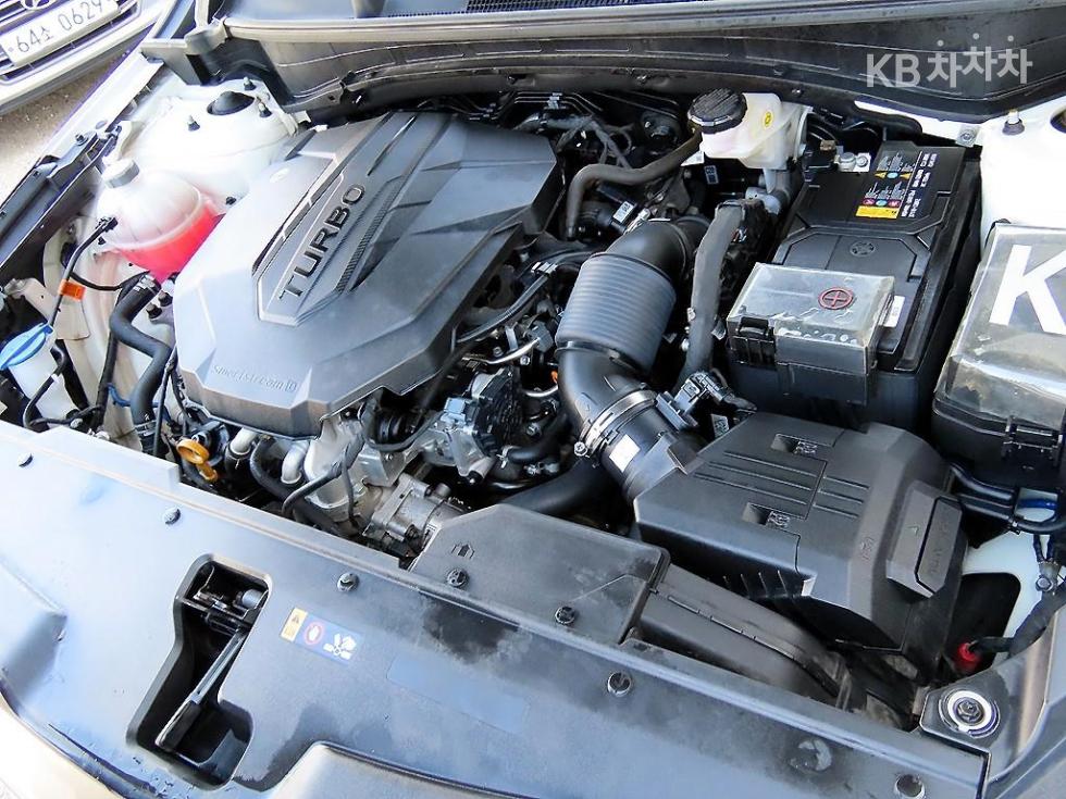 2023 - kia sportage