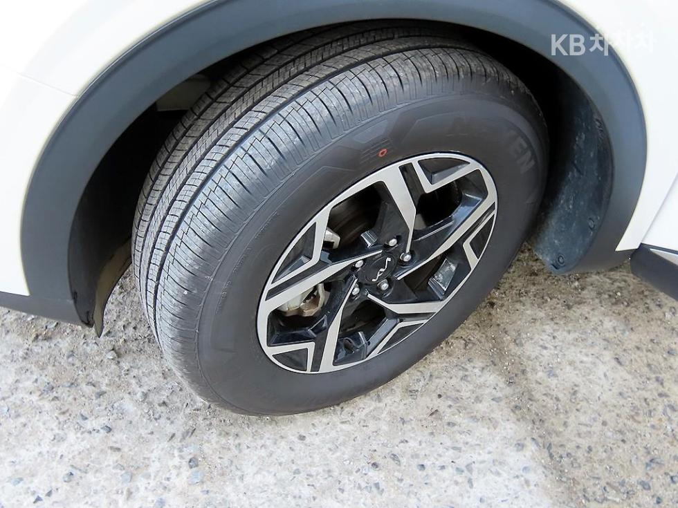 2023 - kia sportage