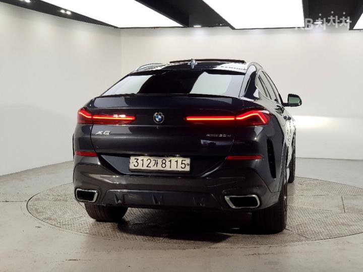 BMW X6 G06 xDrive 30d M Sport 4