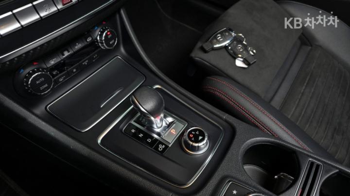 Mercedes-Benz A-Class A45 AMG 9