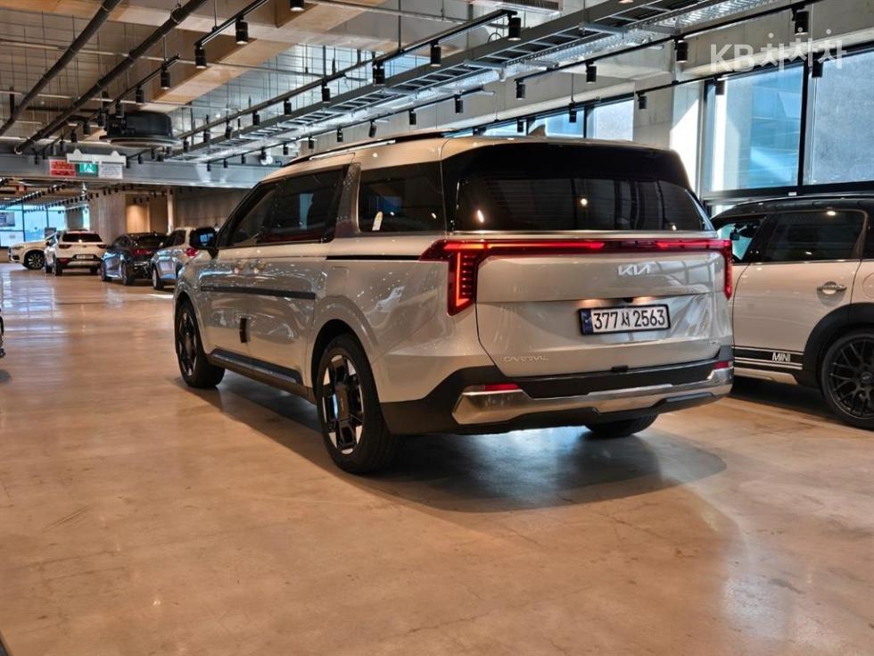 2024 - kia carnival