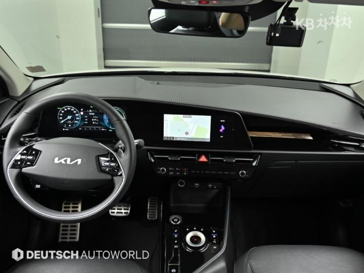 Kia Niro The 1.6 HEV Signature 8