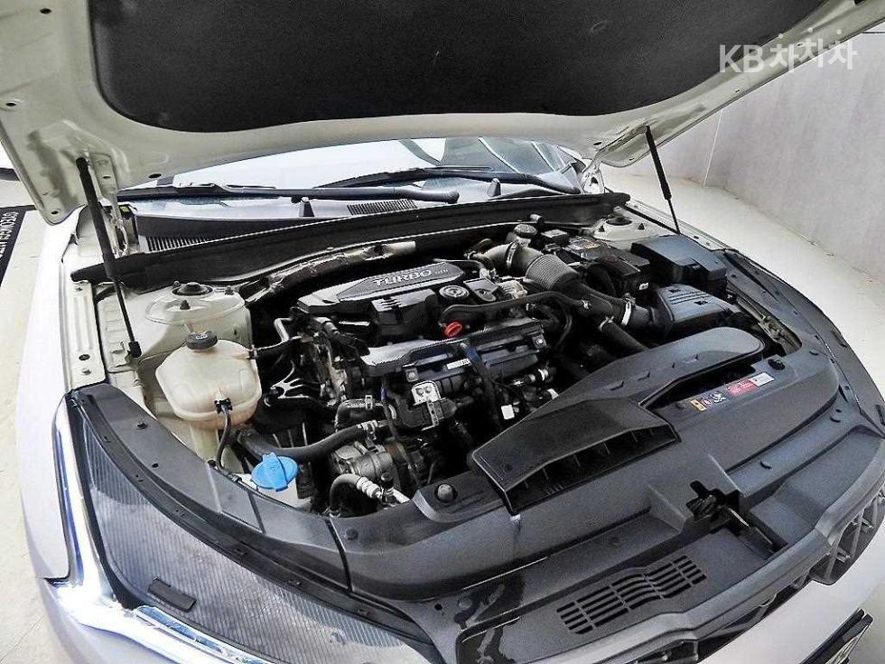 2021 - kia k5