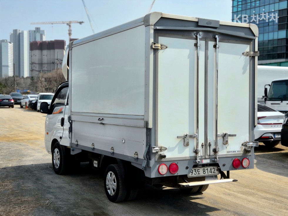 2017 - kia bongo iii