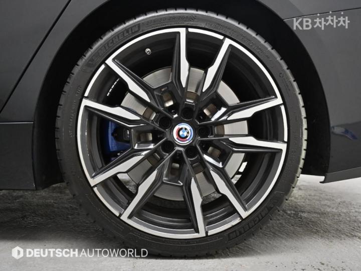 BMW 8 Series G15 M850i xDrive Gran Coupe Base Type 6