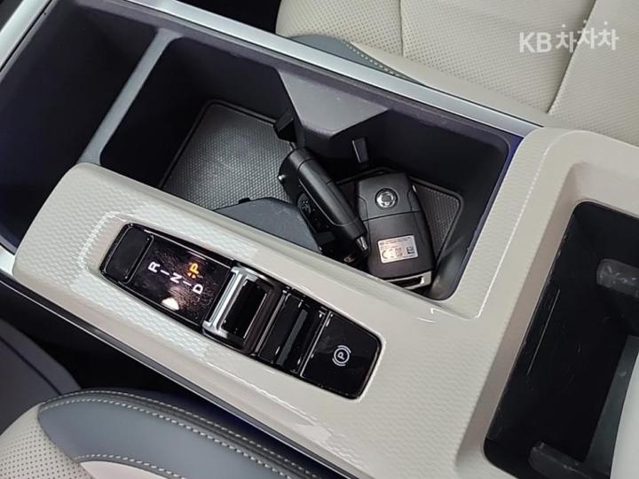 KG Mobility (Ssangyong) Torres EVX U100 2WD E7 9