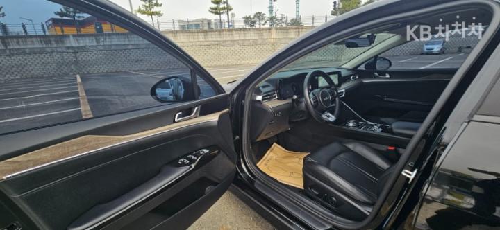 Kia K5 Hybrid 2.0 HEV Noblesse 9