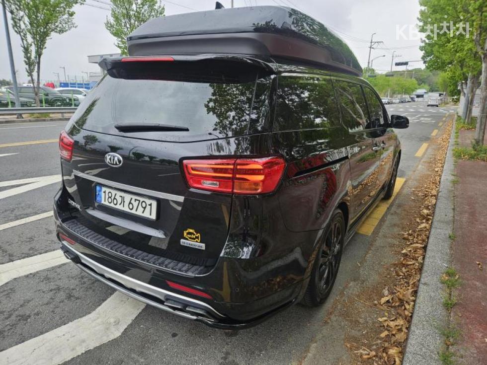 2018 - kia carnival