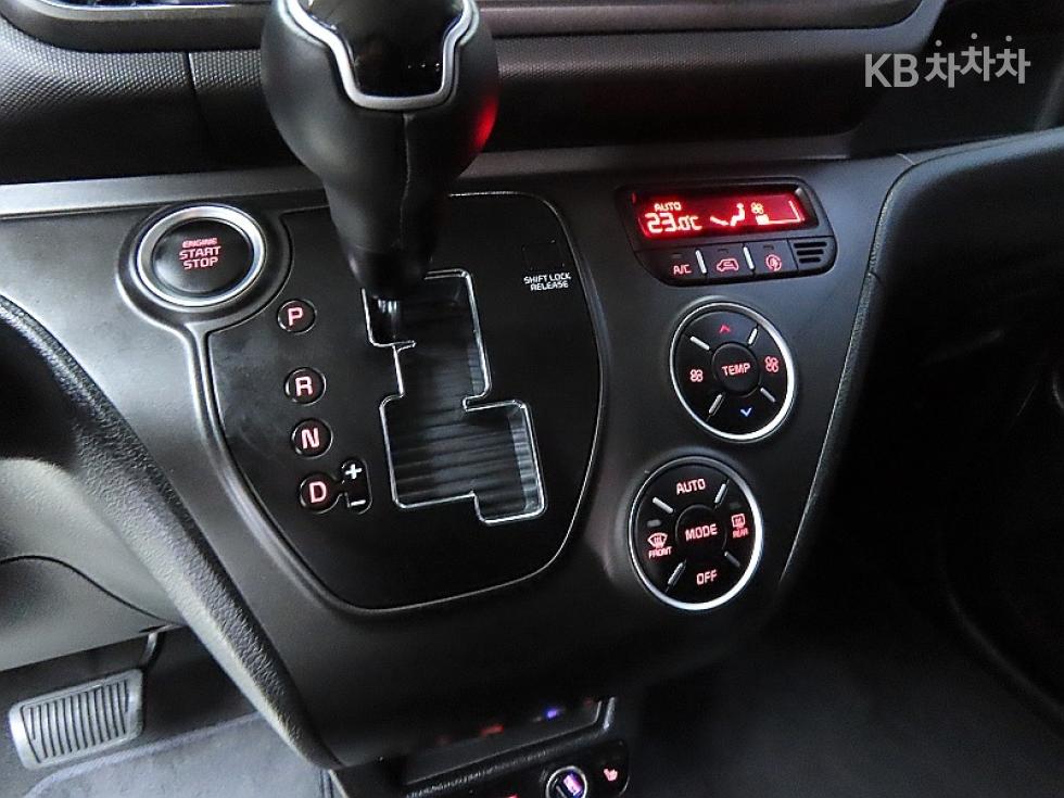 2023 - kia kia
