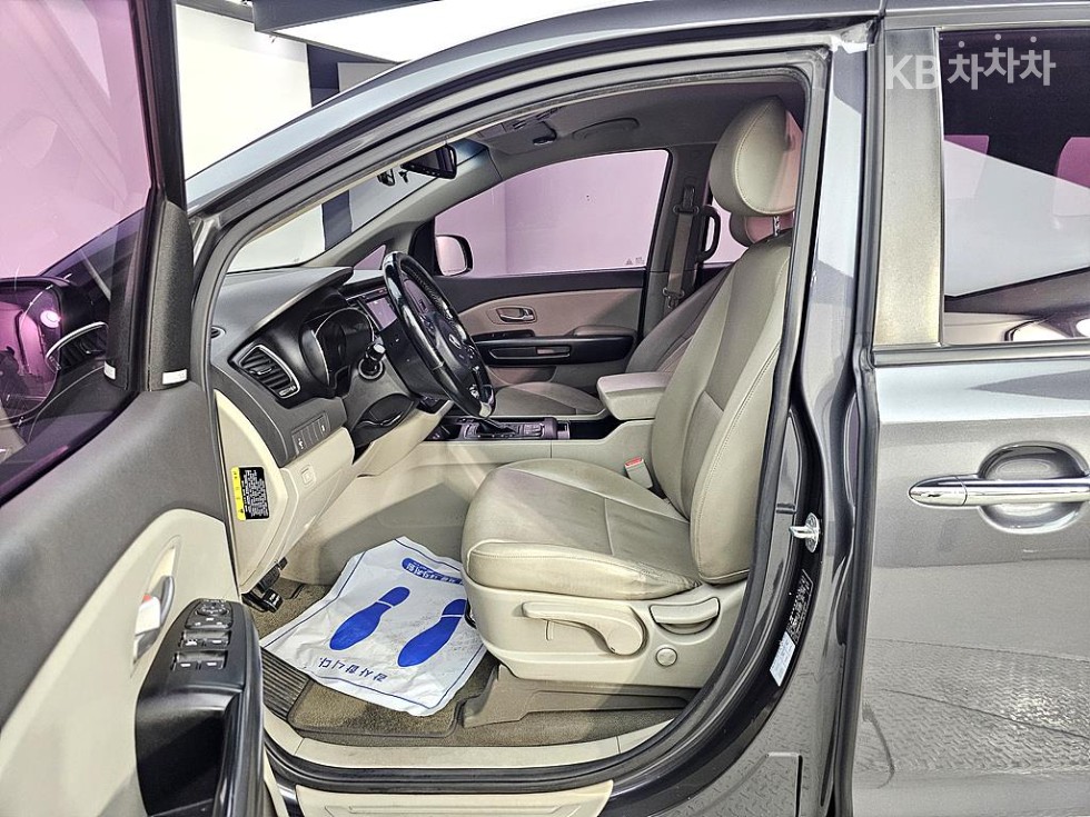 2016 - kia carnival