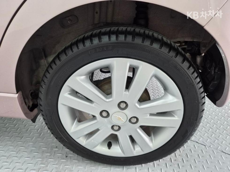 Chevrolet Spark — miniaturë 21