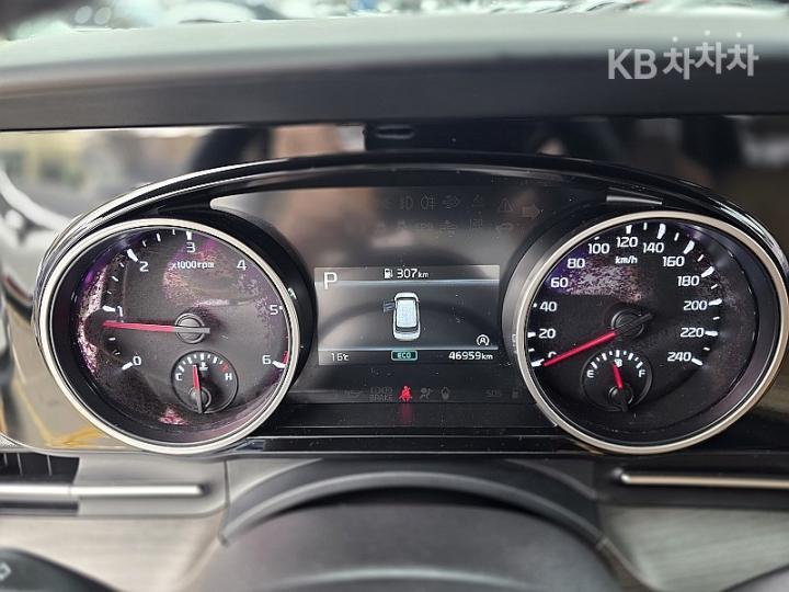 Kia Carnival D2.2 Prestige 8