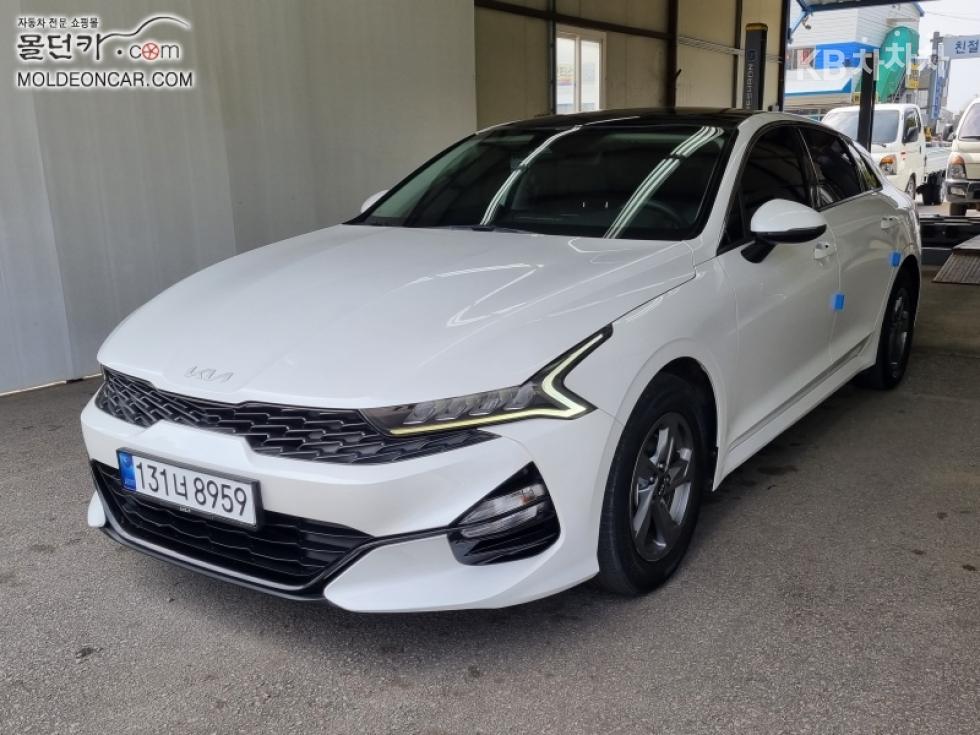 2022 - kia k5