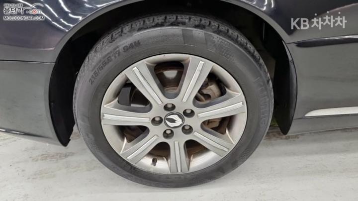 KG Mobility (Ssangyong) Chairman H New Classic 600S VIP 7