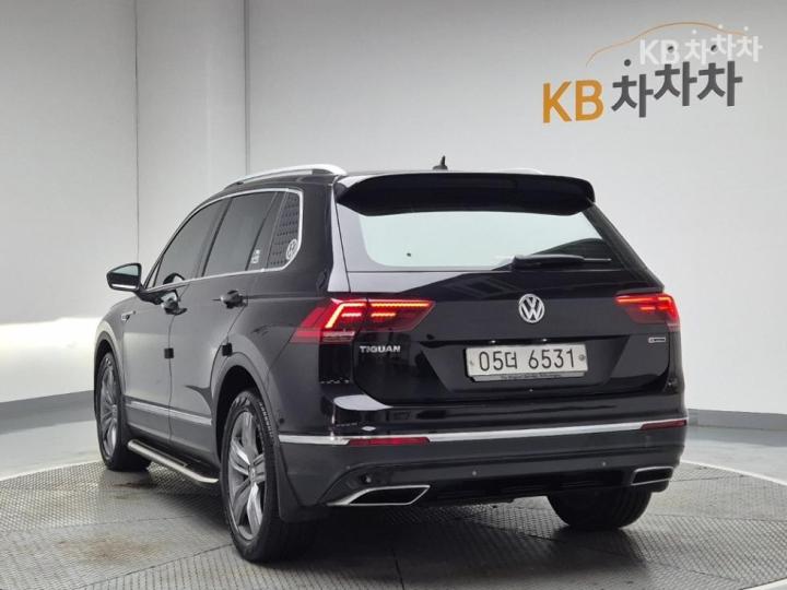 Volkswagen Tiguan 2.0 TDI 4Motion Prestige 3