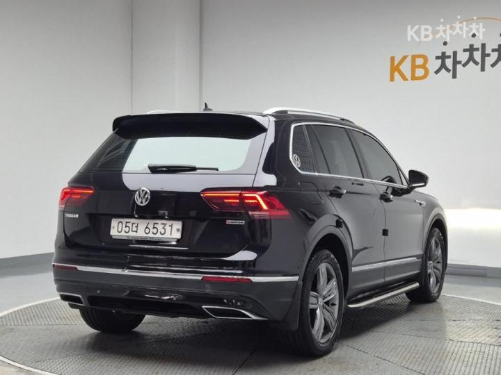 Volkswagen Tiguan 2.0 TDI 4Motion Prestige 4