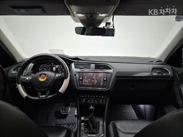 Volkswagen Tiguan 2.0 TDI 4Motion Prestige 8