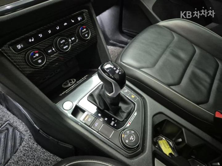 Volkswagen Tiguan 2.0 TDI 4Motion Prestige 9