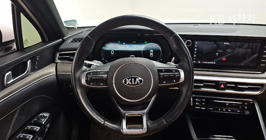 2021 - kia k5
