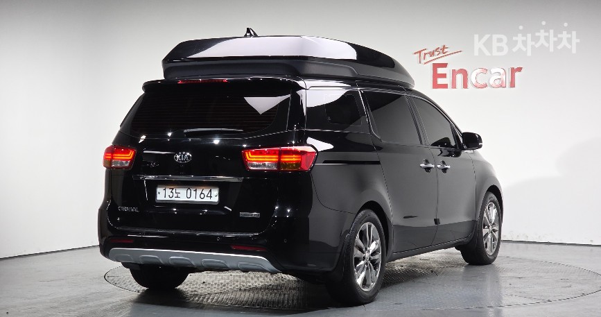 2017 - kia carnival