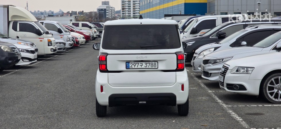 2023 - kia kia
