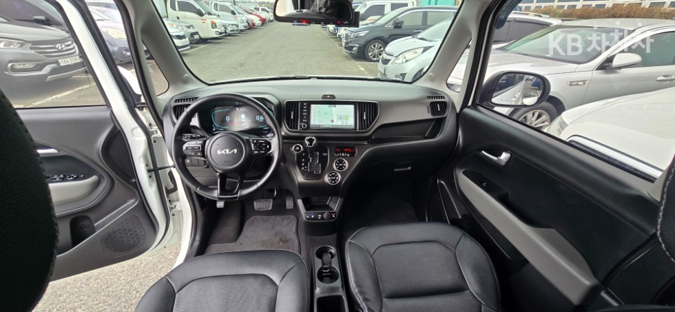 2023 - kia kia