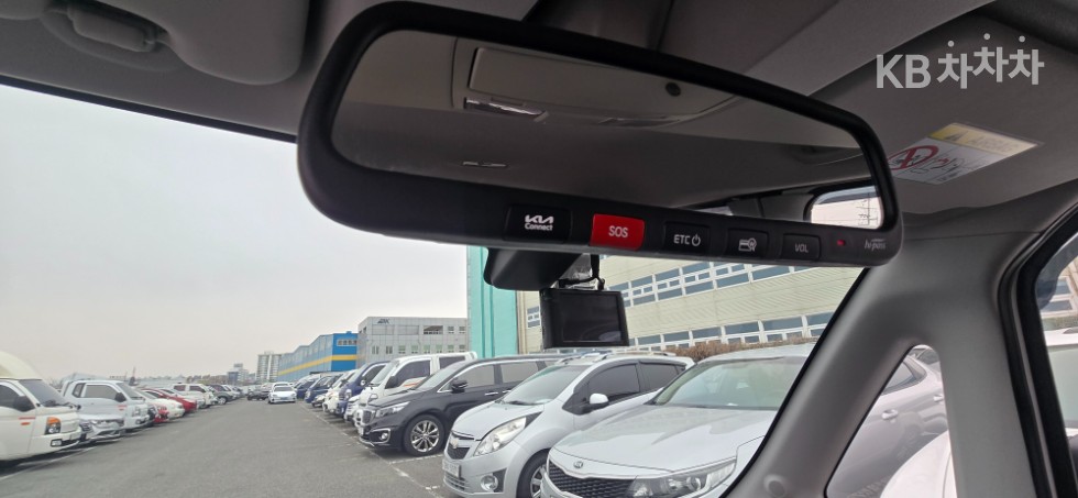 2023 - kia kia